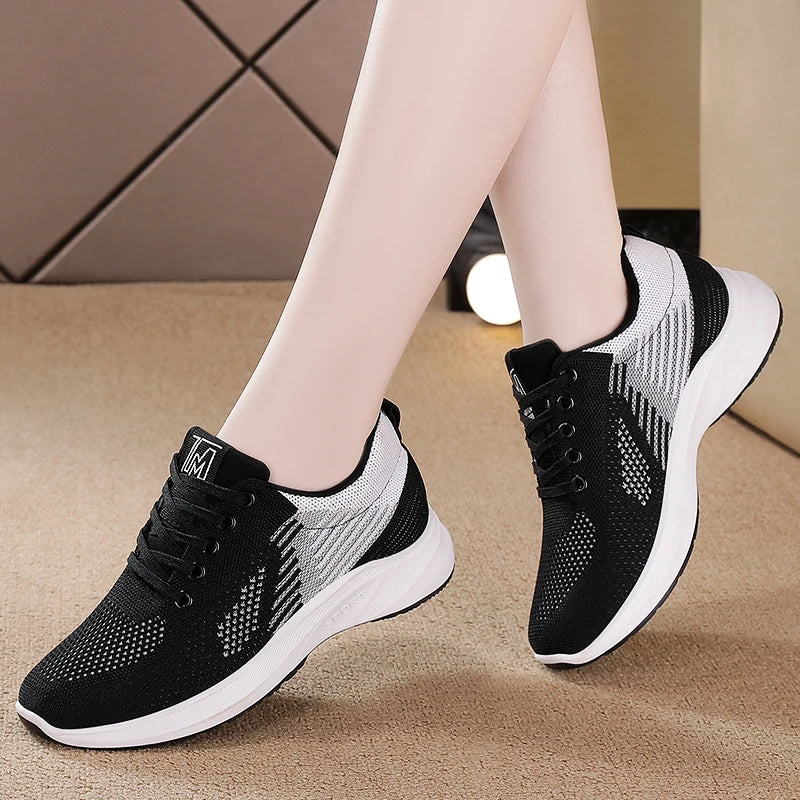 Women's sports shoes with anti slip soft sole, outdoor running and walking shoes, breathable and lightweight, women's tennis sho