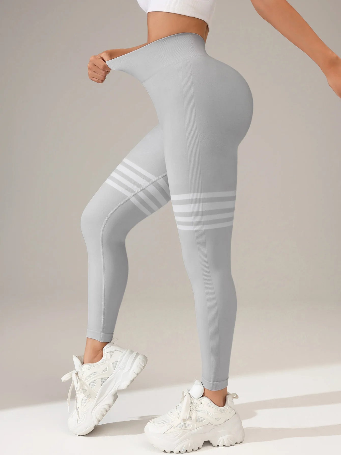 Women's V-back leggings for butt lifts,