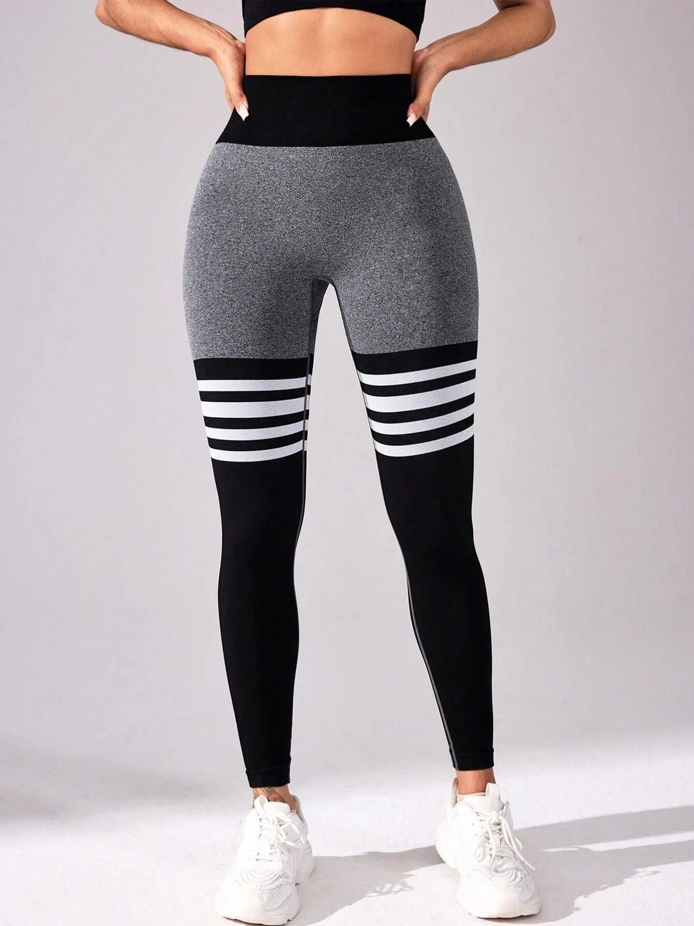 Women's V-back leggings for butt lifts,