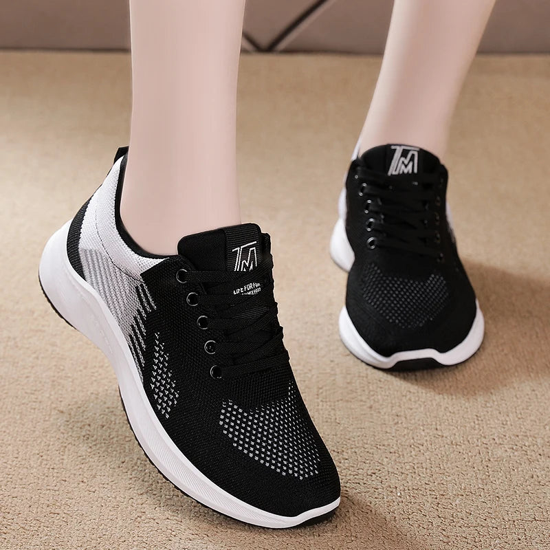 Women's sports shoes with anti slip soft sole, outdoor running and walking shoes, breathable and lightweight, women's tennis sho