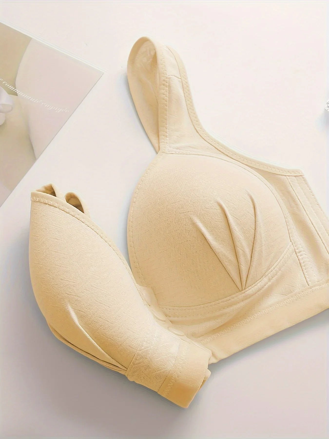 Comfortabele draadloze bh met dunne katoenen cups,