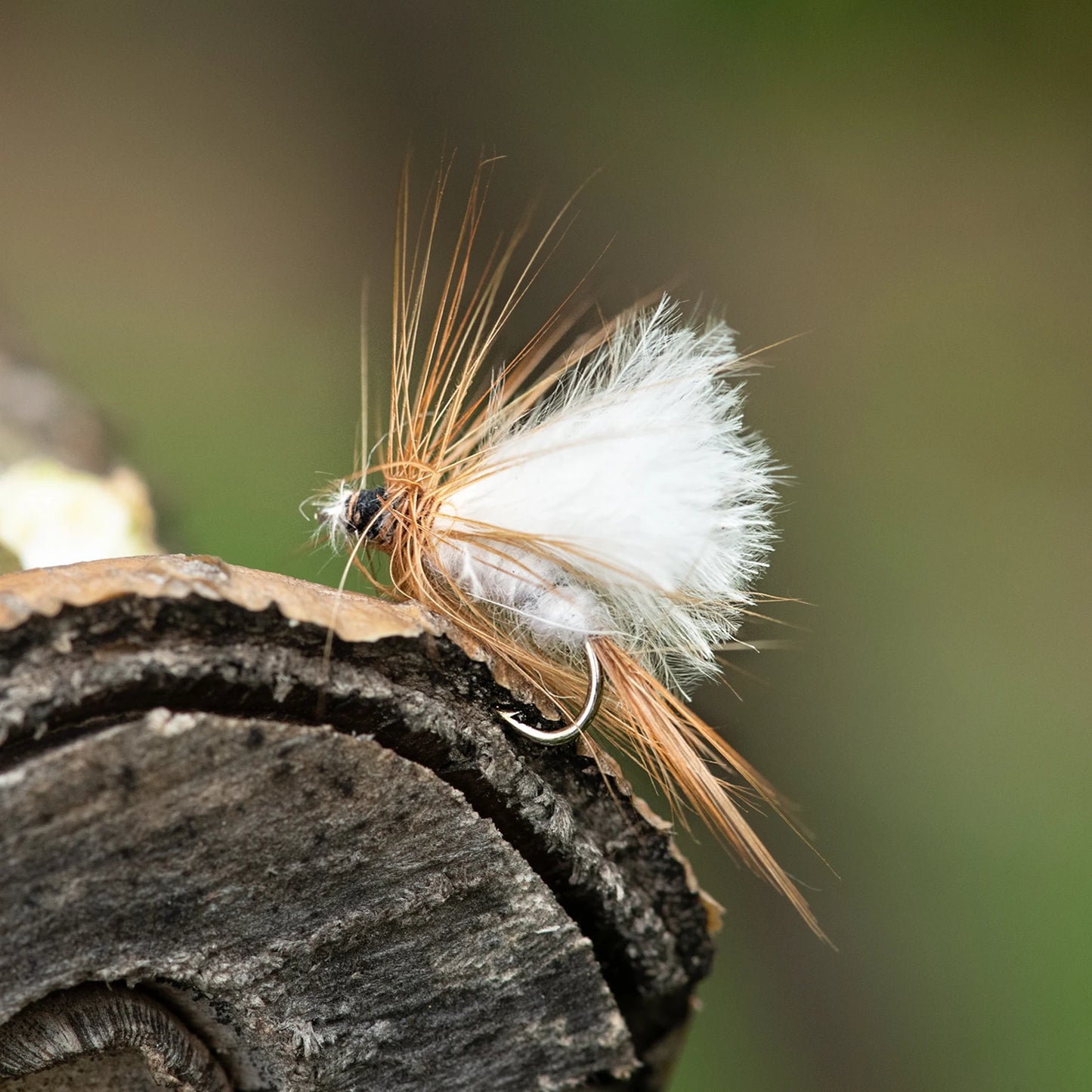 Goture Fly Fishing Flies Kit 30pcs