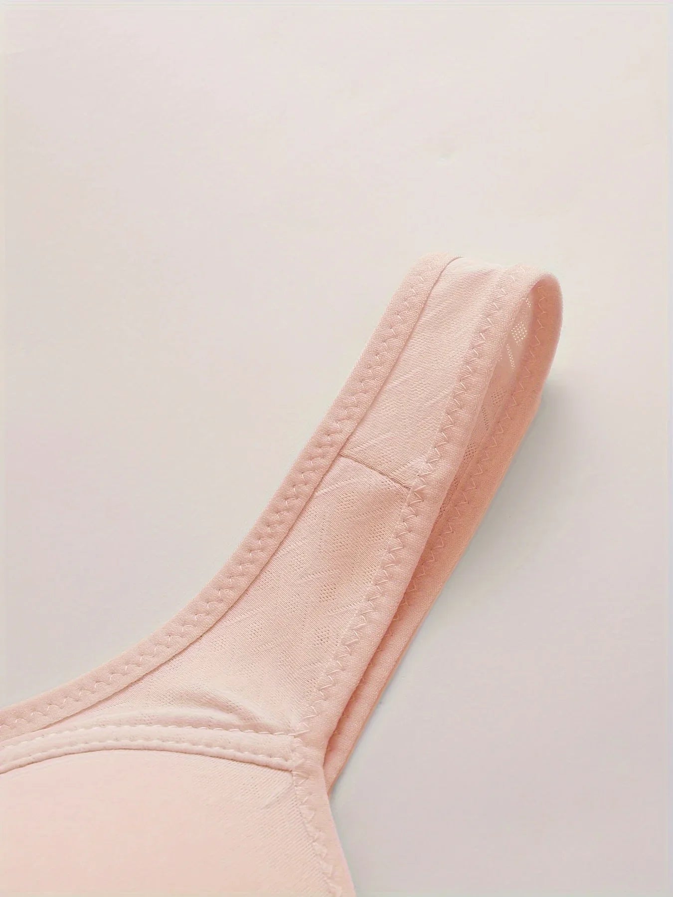 Comfortabele draadloze bh met dunne katoenen cups,