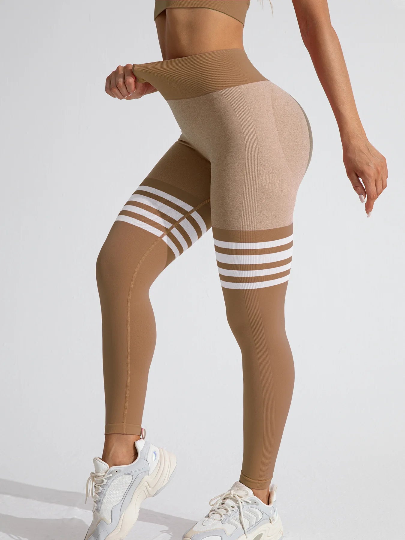 Women's V-back leggings for butt lifts,